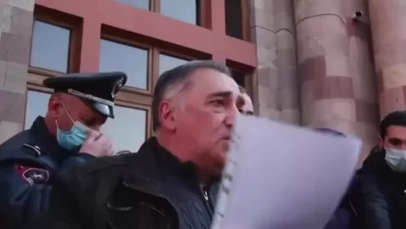 VIDEO: Nikol Pashinyan Given 2 Days by Parents of Conscripts