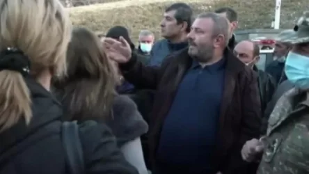 ՏԵՍԱՆՅՈՒԹ. Պաշտպանության նախարարն ընդունել է ժամկետային զինծառայողների ծնողներին