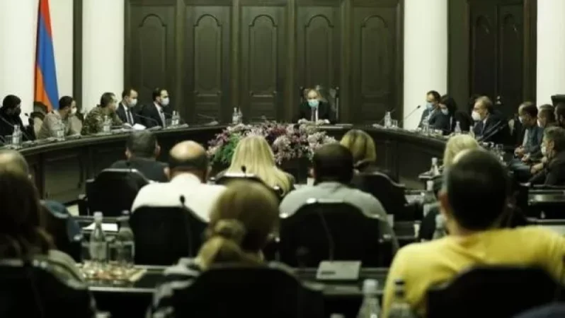 Nikol Pashinyan Meets Again with Families of Captured and Missing Persons
