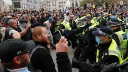 ՏԵՍԱՆՅՈՒԹ. Լոնդոնում կարանտինային ցույցերը վերաճեցին ոստիկանության հետ բախումների