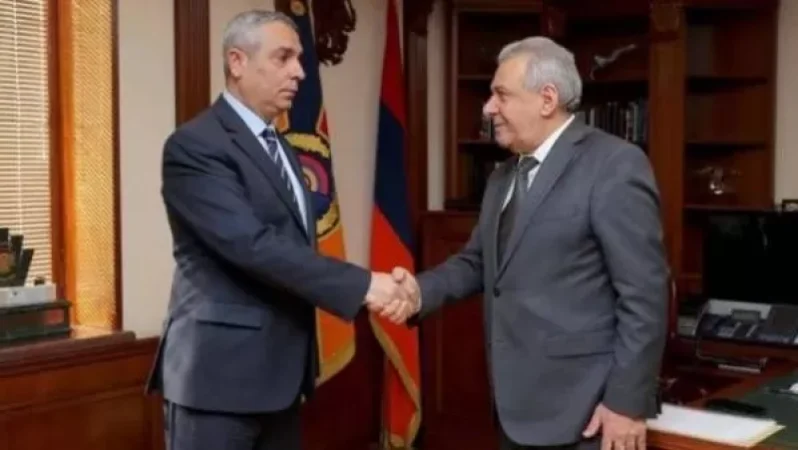 Արցախի ԱԳՆ-ն աշխատանքային այցով հանդիպել է ՀՀ ՊՆ ՝ Վաղարշակ Հարությունյանին