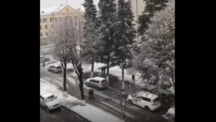 Ստեփանակերտում տեղում է այս տարվա առաջին ձյունը