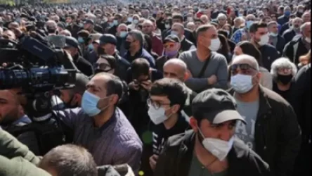 Վարչապետի մոտ զինվորների հարցով խորհրդակցություն է. պատասխանի համար ծնողները վաղը ՊՆ կգնան