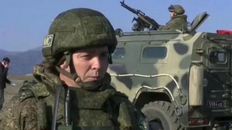 Ռուս փրկարարները տարհանել են ԼՂ ուղևորվող՝ ձնակույտի տակ մնացած ավտոբուսը. տուժածներ չկան