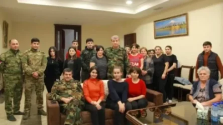 Քիչ առաջ մի քանի րոպեով եղա տանը՝ զավակներիս մոտ. Արայիկ Հարությունյանը տնից լուսանկար է հրապարակել