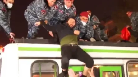 Վարչապետի հրաժարականի պահանջով բողոքի ակցիա իրականացնելիս բերման է ենթարկվել 35 քաղաքացի