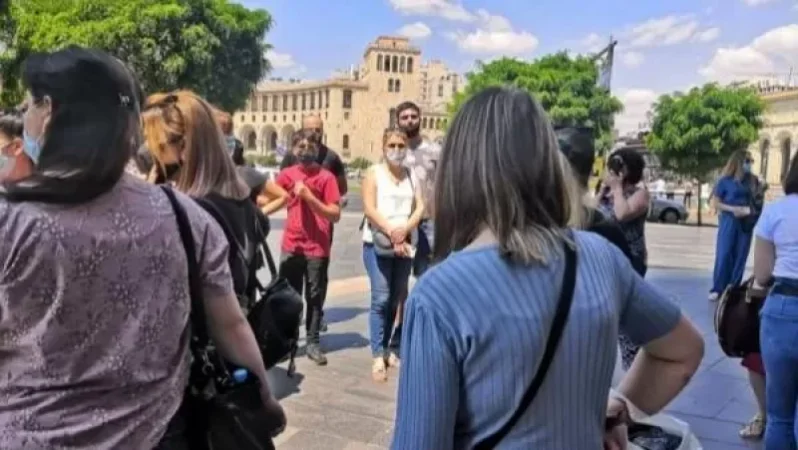 «Արդյունավետ քննարկում տեղի ունեցավ». բողոքի ակցիայի մասնակիցները հանդիպեցին պատգամավորին