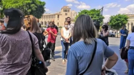 «Արդյունավետ քննարկում տեղի ունեցավ». բողոքի ակցիայի մասնակիցները հանդիպեցին պատգամավորին