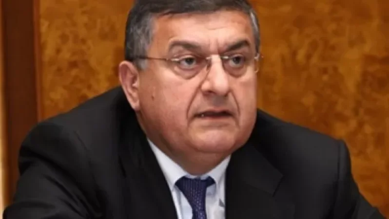 «Հրապարակ».  «Բա որ էդ բոլորի հարցերը ես եմ լուծում, իմ հարցն ինչո՞ւ չեմ լուծում»