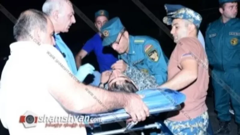 Իսակովի պողոտայում Mitsubishi-ն բախվել է ճանապարհի բաժանարար բետոնե պատնեշին․ կան վիրավորներ