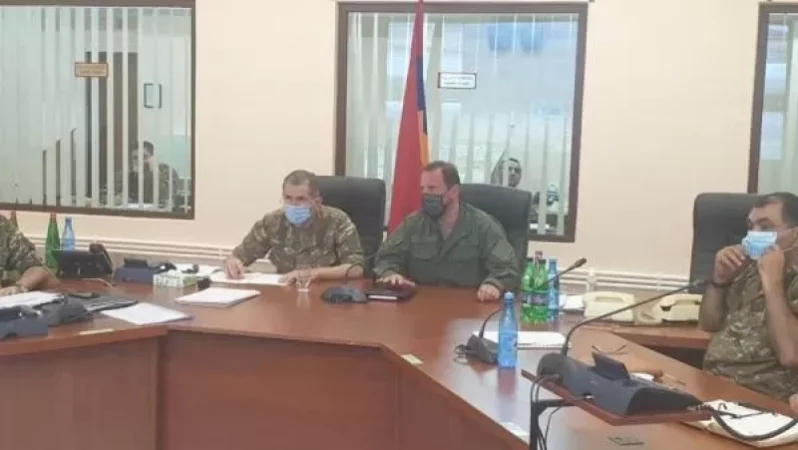 ՀՀ պաշտպանության նախարարն օպերատիվ խորհրդակցություն է անցկացրել
