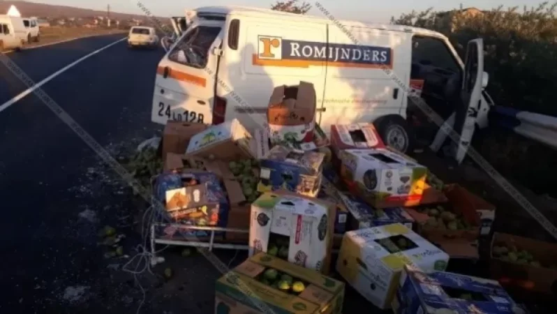 Գեղարքունիքում` մրգերով բարձված մեքենան բախվել է մարդատարին