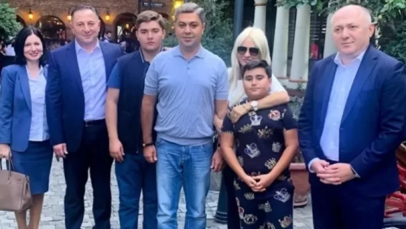 Վանեցյանը Թբիլիսիից ընտանեկան լուսանկար է հրապարակել