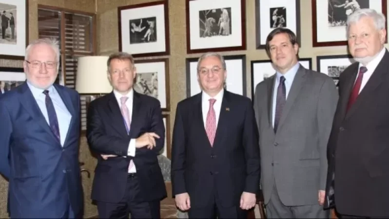 Մեկնարկել է Զոհրաբ Մնացականյանի ու համանախագահների հանդիպումը