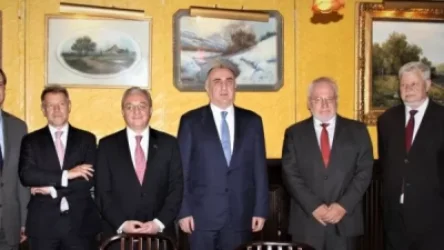 Զոհրաբ Մնացականյան-Էլմար Մամեդյարով հանդիպել են