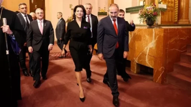 Աննա Հակոբյանը ներկայացրել է հայկական բրենդի զգեստը և ոչ միայն