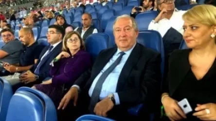 Արմեն Սարգսյանը Հռոմի Օլիմպիական մարզադաշտում հետևում է «Ռոմա»-«Ատալանտա» խաղին