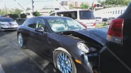 Porsche Panamera-ի, Toyota Land Cruiser-ի ու Range Rover-ի մասնակցության վթար Երևանում