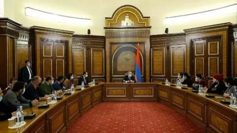 ՀՀ վարչապետը կրկին հանդիպել է գերիների և անհետ կորածների ընտանիքի անդամների հետ