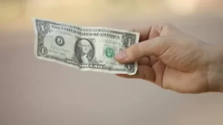 Եկամուտների հաշվառման բաժնի պետի տեղակալից 1 դոլար են գողացել. ոստիկանությունում նյութեր են նախապատրաստվում