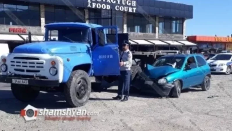 Խոշոր ավտովթար Գեղարքունիքի մարզում. բախվել են 35-ամյա վարորդի Opel Corsa-ն ու 31-ամյա վարորդի ЗИЛ-ը. կա վիրավոր.