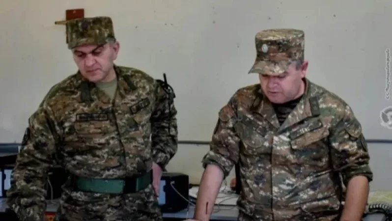 Գեներալ-լեյտենանտ Արտակ Դավթյանը այցելել է 3-րդ զորամիավորման հրամանատարական կետ