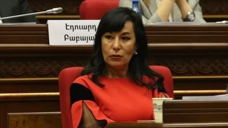 Որ ձեզ արական սեռի ծննդական են տվել՝ հանկարծ լուրջ չընդունեք. Նաիրա Զոհրաբյանը՝ Անդրանիկ Քոչարյանին