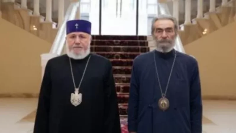 Կաթողիկոսն ու Պարգև Սրբազանը հանդիպել են ու քննարկել  Արցախում տիրող իրավիճակը