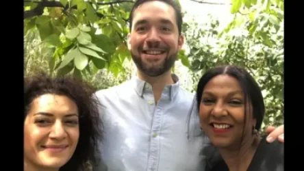 Քիմը տեղեկանալով, որ ես անձամբ ծանոթ չեմ Ալեքսիսի հետ, որոշեց մեզ ծանոթացնել. Աննա Հակոբյան