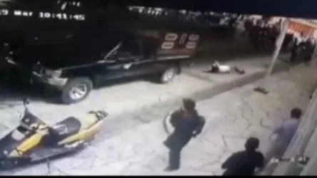 ՏԵՍԱՆՅՈՒԹ. Մեքսիկայում  բնակիչները քաղաքապետին կապել են պիկապին և քարշ տվել քաղաքով