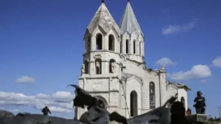 Շուշիի Ղազանչեցոց եկեղեցին հերթական անգամ հրետակոծվել է. հավանաբար, ադրբեջանական բանակի կողմից քաղաքը գրավելուց հետո. Արտակ Գրիգորյան