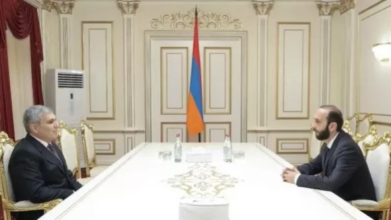 Արարատ Միրզոյանը հանդիպել է «Հանրապետություն» կուսակցության ղեկավար Արամ Սարգսյանի հետ