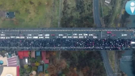 ժամը 17:40-ին ընդդիմության երթին մասնակցել է 1700 մարդ