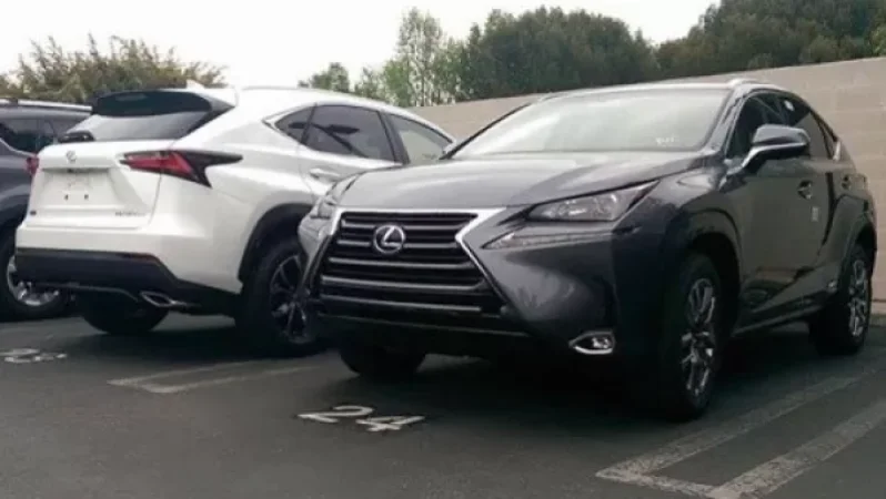 «Երևան Մոլ»-ի ավտոկայանատեղիում կոտրել են Lexus մեքենայի ապակին ու գողացել 6 մլն դրամ
