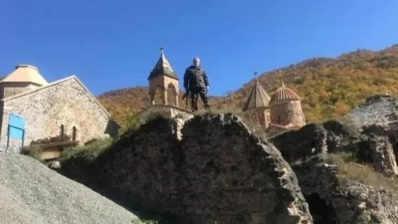 Արայիկ Հարությունյանը հենց նոր զանգեց ինձ, ասաց՝  մենք Դադիվանքը չենք տալիս թուրքերին.  Տեր Հովհաննես