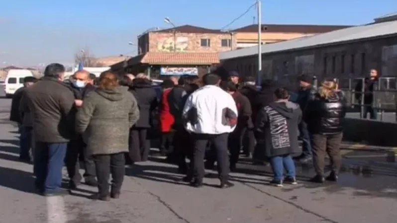 Տղաները դեռ բուժման կարիք ունեն. զինծառայողների ծնողները բողոքի ակցիա են անցկացնում