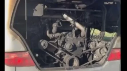 ՏԵՍԱՆՅՈՒԹ. Արծրուն Հովհաննիսյանը ցույց է տվել Վարդենիսում ԱԹՍ-ի հարվածից այրված ավտոբուսի կմախքն ու հարվածի տեղերը