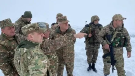ՀՀ պաշտպանության նախարարն այցելել է հարավարևելյան սահմանագոտու նոր բնագծեր