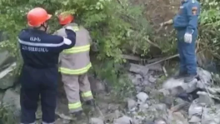 Փրկարարները չեն գտնում փլուզված տան ներսում գտնվող տարեց ամուսիններին