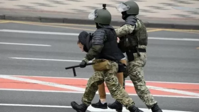 Մինսկում անվտանգության աշխատակիցները կրկին բերման են ենթարկել ցուցարարներին