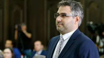 Ես հեռանում եմ պարզ ճակատով. Սարհատ Պետրոսյան