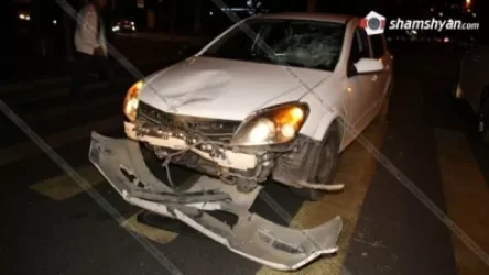Երևանում բախվել են առանց համարանիշի մոպեդն ու Opel Astra-ն մոպեդավարը շպրտվել և գլխով բախվել է Opel-ի դիմապակուն. կա վիրավոր