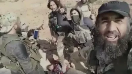 ՏԵՍԱՆՅՈՒԹ․ Հրոսակախումբն անարգում է կին մարտիկի դիակը