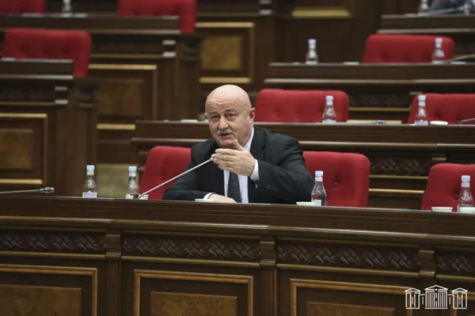 Աղազարյանն՝ իրեն անձեռնմխելիությունից զրկելու մասին