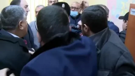 ՏԵՍԱՆՅՈՒԹ. Միջադեպ Երևանի ավագանու ԲՀԿ-ական անդամների ու քաղաքապետարանի աշխատակցի միջև