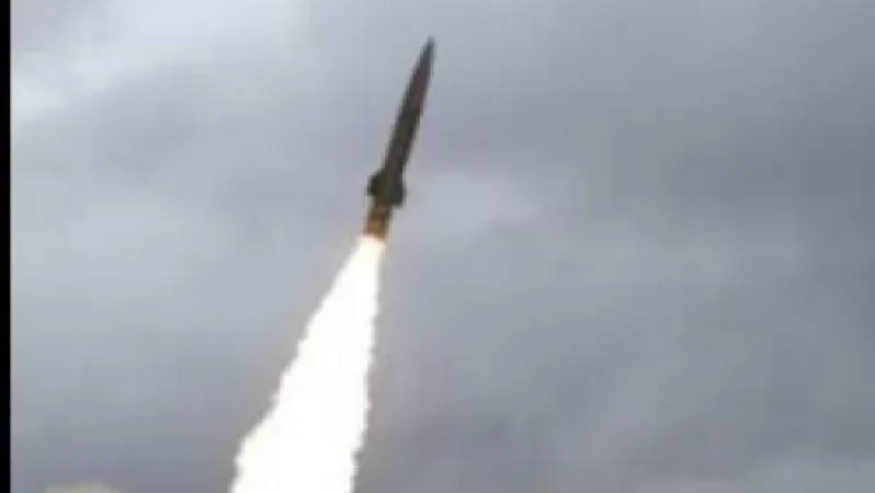 Այս պահին հակառակորդը մեծ ինտենսիվությամբ հրթիռային հարվածներ է հասցնում Ստեփանակերտին