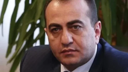 Էրեբունի համայնքի նախկին ղեկավարին, վերջինիս որդուն և նախկին տեղակալին մեղադրանք է առաջադրվել