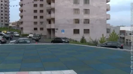 Երևանի խաղահրապարակները պատվում են ռետինե գորգերով