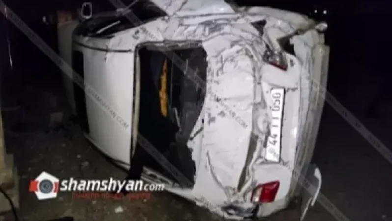 Բախվել է գազատար խողովակին և կողաշրջված վիճակում հայտնվել երթևեկելի գոտուց դուրս․ ավտովթար՝ Կոտայքի մարզում