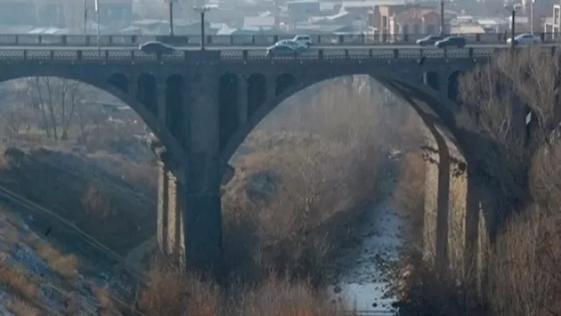 Ոստիկանության աշխատակիցները կանխել են ոչ սթափ վիճակում գտնվող տղամարդու ինքնասպանության փորձը